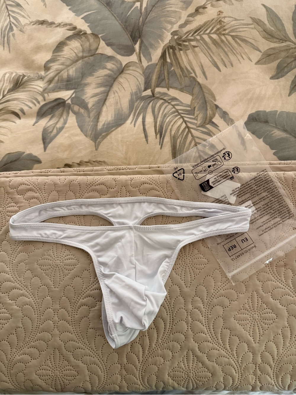 Mens white stretch pouch thong - Med - Picture 4 of 5